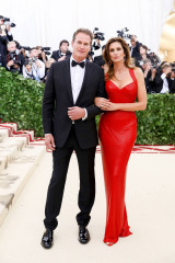 Cindy Crawford – MET Gala 2018 фото №1068486