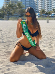 CLAUDIA ROMANI in Bikini Ready for St Patrick’s Day in South Beach 03/16/2020 фото №1251226