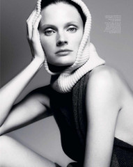 Constance Jablonski ~ Harper's Bazaar España November 2024 by Xavi Gordo фото №1404808