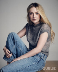 Dakota Fanning for Netflix Queue April 2024 фото №1393169