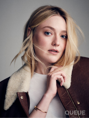 Dakota Fanning for Netflix Queue April 2024 фото №1393171