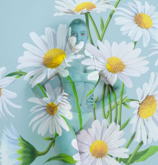 Daisy Lowe – Painted by World-Leading Body Paint artist, Carolyn Roper фото №1090360