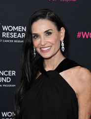 Demi Moore – Evening Benefiting Women’s Cancer Research Fund in Beverly Hills фото №1393252