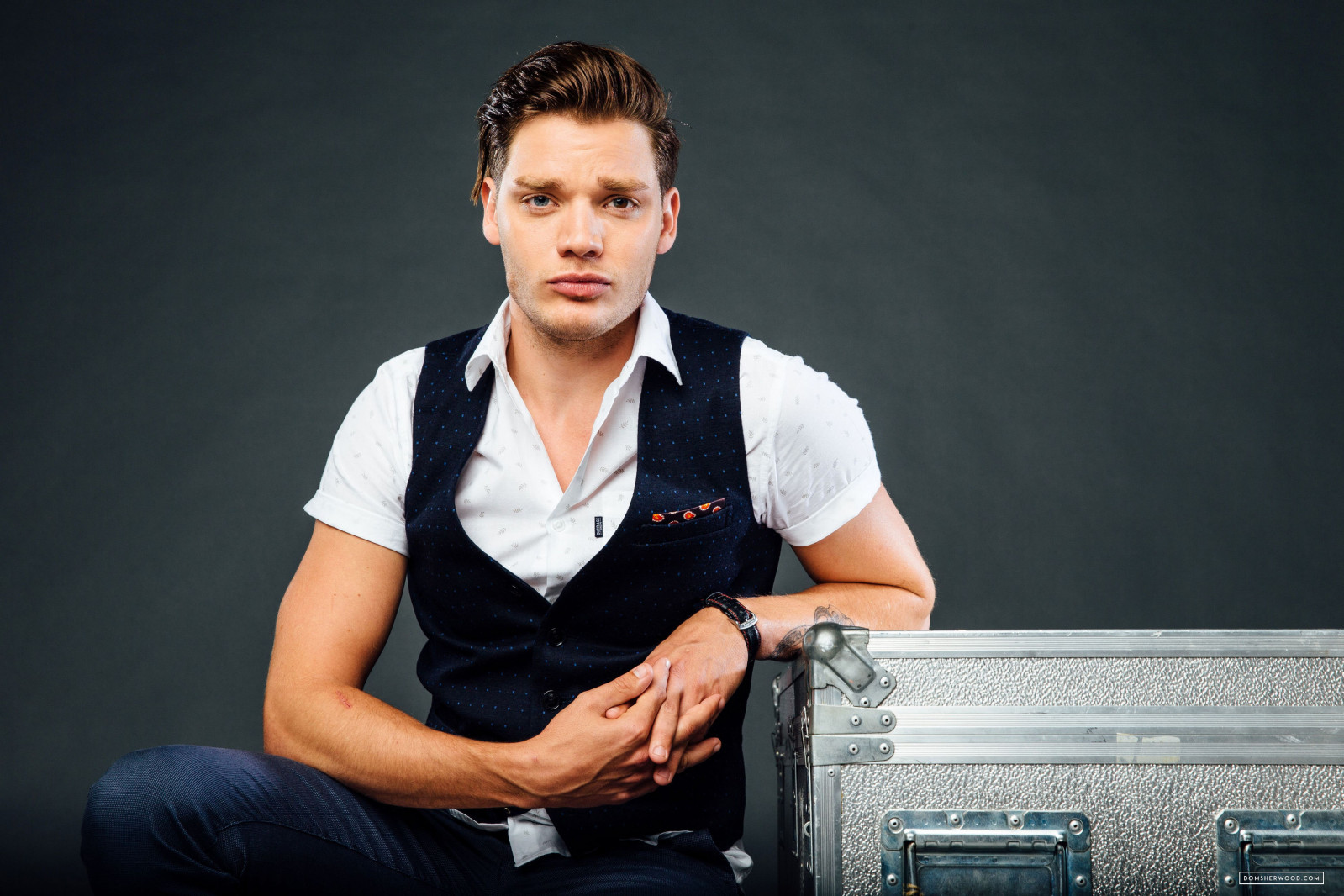 Доминик Шервуд (Dominic Sherwood)