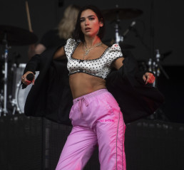 Dua Lipa - Leeds Festival in UK 08/26/2018 фото №1096369