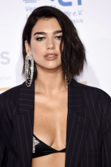 Dua Lipa – Deutscher Radiopreis 2018 in Hamburg фото №1098600