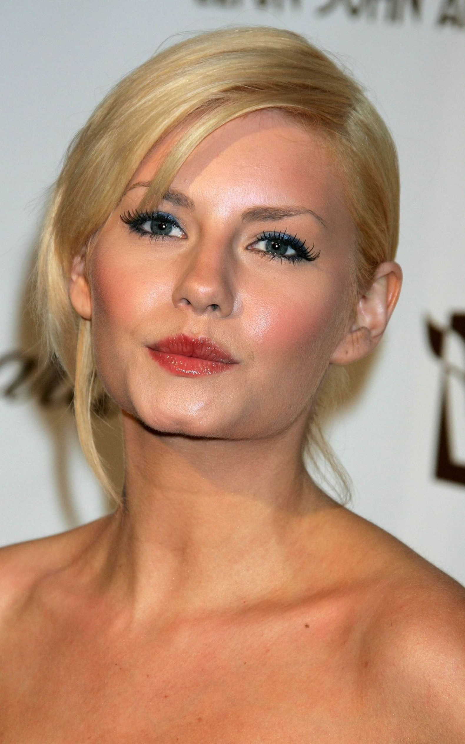 Элиша Катберт (Elisha Cuthbert)