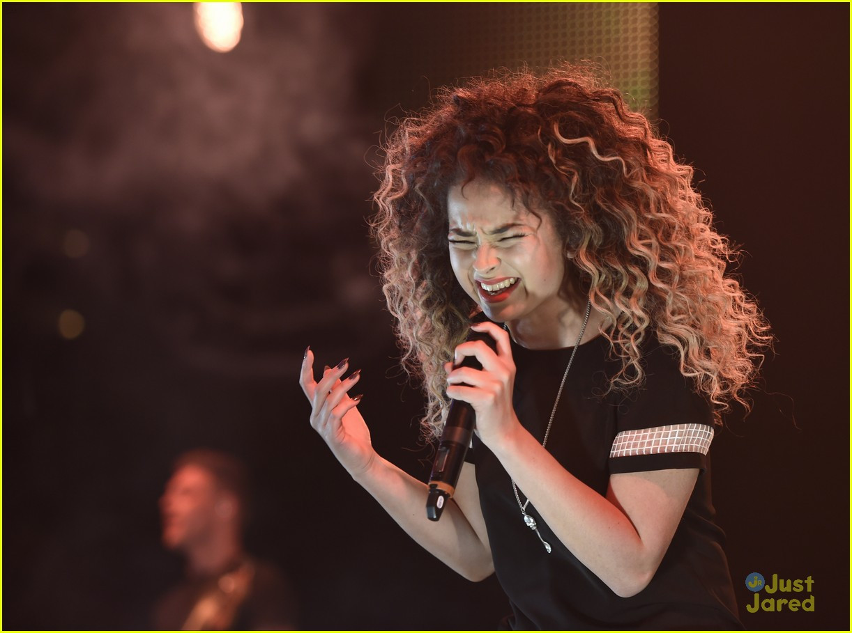 Элла Эйр (Ella Eyre)