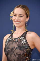 Emilia Clarke - Emmy Awards in LA 09/17/2018 фото №1101861