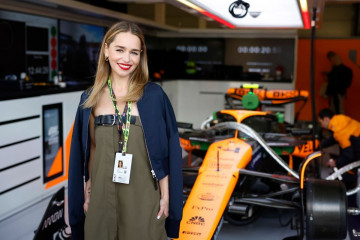 Emilia Clarke – at F1 Grand Prix of Great Britain фото №1398509