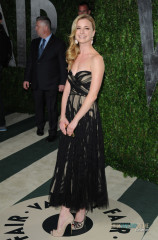 Emily VanCamp - Vanity Fair Oscar Party in LA 02/26/2012 фото №1281375