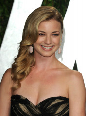 Emily VanCamp - Vanity Fair Oscar Party in LA 02/26/2012 фото №1281374