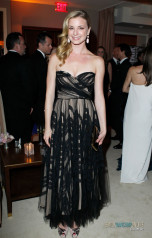 Emily VanCamp - Vanity Fair Oscar Party in LA 02/26/2012 фото №1281376