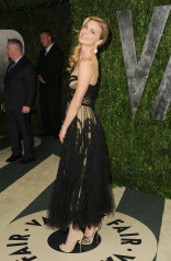 Emily VanCamp - Vanity Fair Oscar Party in LA 02/26/2012 фото №1281367