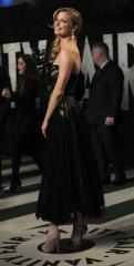 Emily VanCamp - Vanity Fair Oscar Party in LA 02/26/2012 фото №1281382