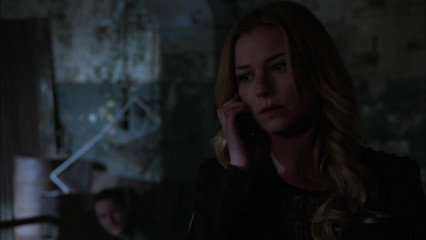 Emily VanCamp - Revenge (2013) 2x13 'Union' фото №1260813