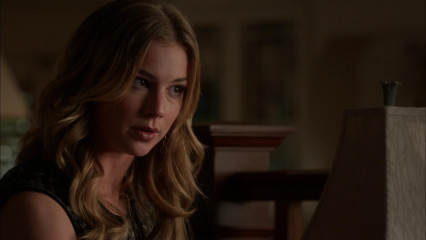 Emily VanCamp - Revenge (2013) 2x13 'Union' фото №1260814