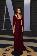 Emily Ratajkowski – 2018 Vanity Fair Oscar Party in Hollywood фото №1049978