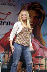 Emma Bunton - Southern FM's 'Party in the Park' in Brighton, UK 06/27/2004 фото №1398036