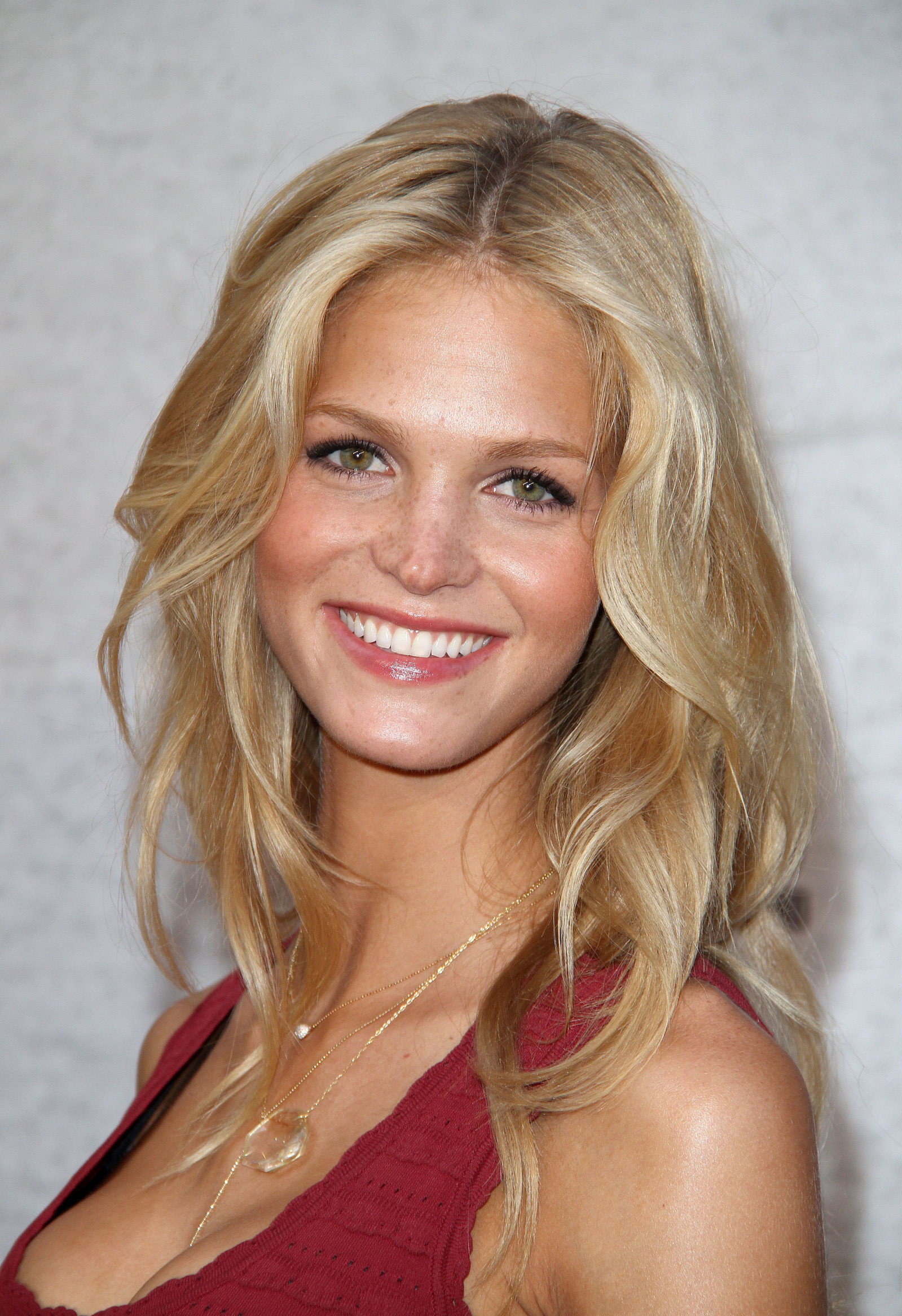 Эрин Хизертон (Erin Heatherton)