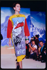 Famke Janssen for Jean Charles de Castelbajac FW 1987-1988 фото №1400327