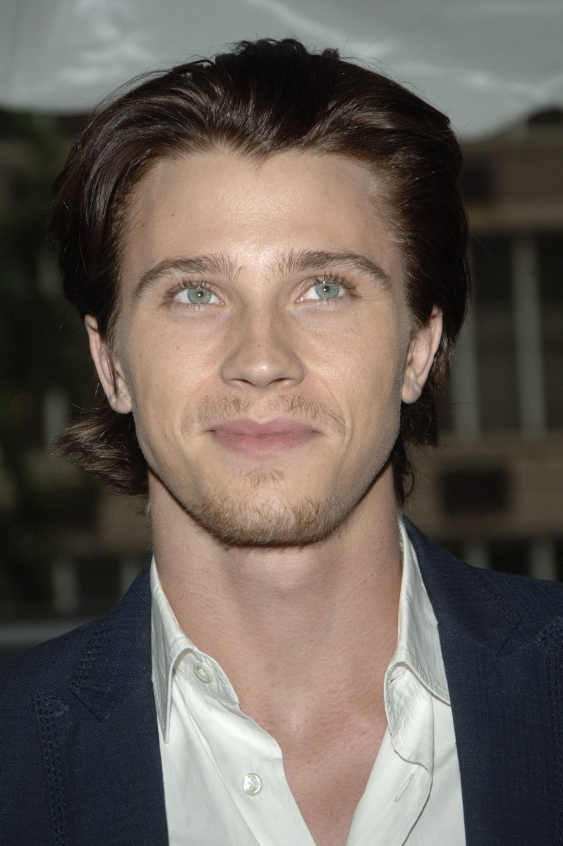 Гаррет Хедлунд (Garrett Hedlund)