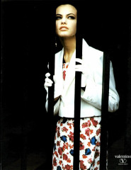 Gretha Cavazzoni ~ Valentino SS 1989 in Vogue Italia March 1989 фото №1406021