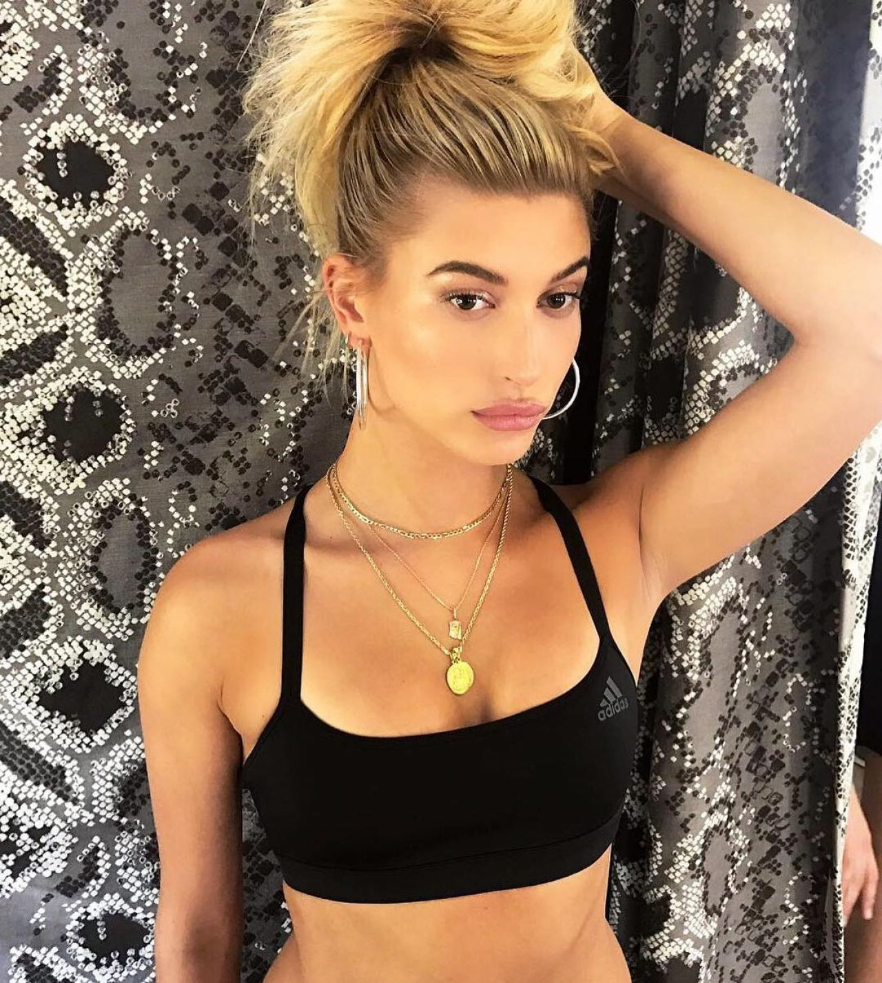 Хейли Болдуин (Hailey Baldwin)