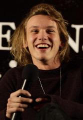 Jamie Campbell-Bower фото №341830