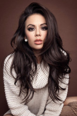 Janel Parrish фото №900736