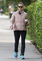 Jennifer Garner in Casual Outfit 01/08/2019 фото №1134074