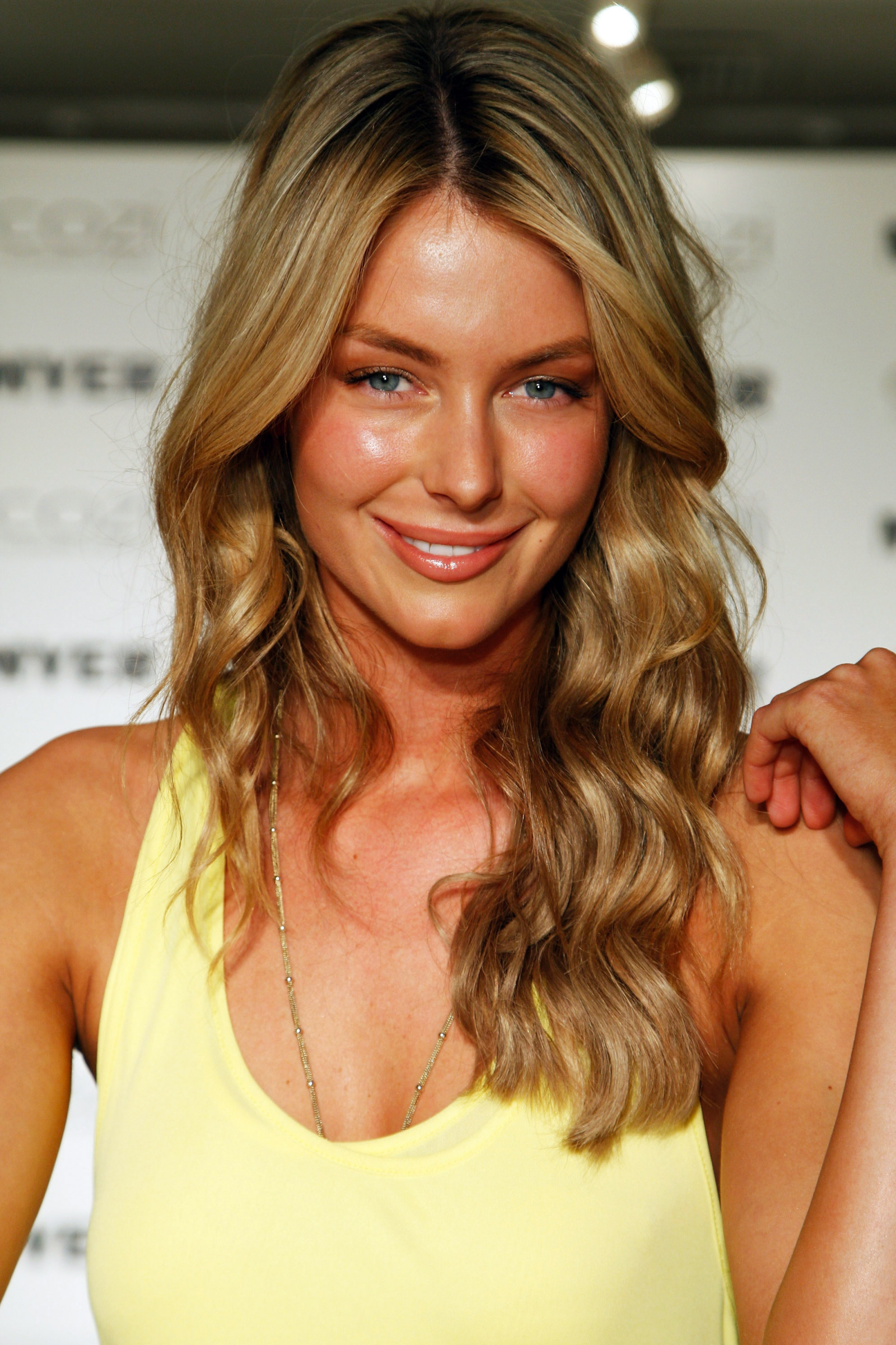 Дженифер Хокинс (Jennifer Hawkins)