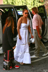 Jennifer Lopez - Beverly Hills 07/10/2021 фото №1302143