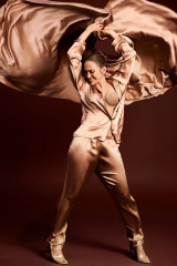 Jennifer Lopez - Intimissimi 'The New Silky Intimates' (2024) фото №1394952