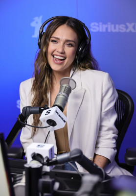 Jessica Alba – at SiriusXM Studios in New York  фото №1396915