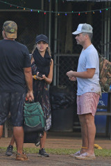 Jessica Alba Goes Zip Lining With Her Family – Hawaii фото №931309