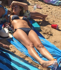  Jessica Alba in Bikini on the beach in Hawaii фото №931524
