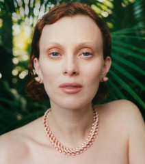 Karen Elson ~ Burberry Spring Summer 2024 by Tyrone Lebon фото №1394034