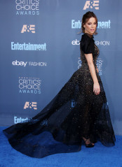 Kate Beckinsale – 2016 Critics’ Choice Awards in Santa Monica фото №928548