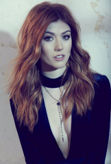 Katherine McNamara фото №1025216