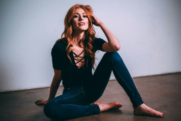 Katherine McNamara фото №1044447