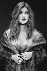 Katherine McNamara фото №1038013