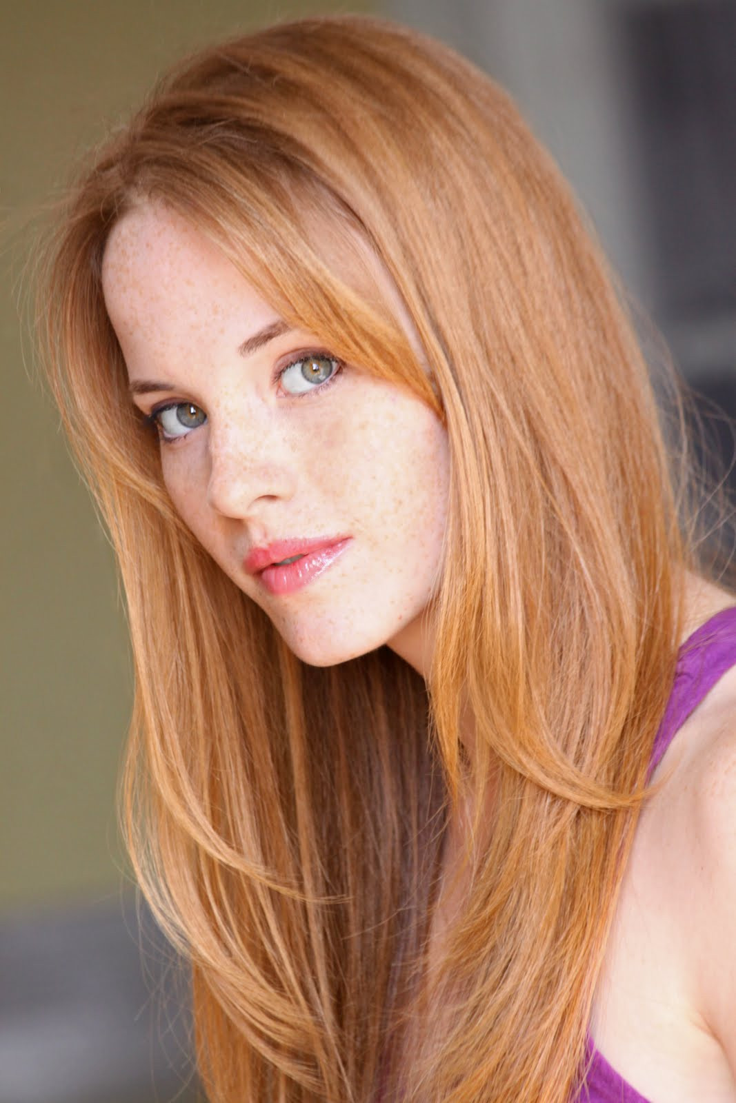 Кэти Леклерк (Katie Leclerc)