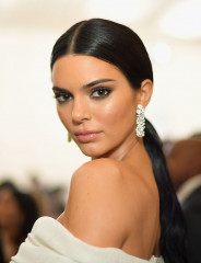 Kendall Jenner – MET Gala 2018 фото №1068584