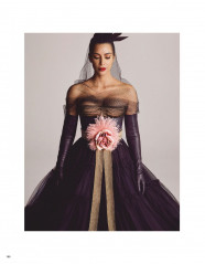 Kim Kardashian – Vogue Japan August 2019 фото №1193652