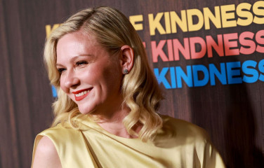 Kirsten Dunst – Kinds Of Kindness Premiere at Museum of Modern Art in NY фото №1397499