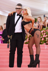 Lady Gaga Met Gala in New York фото №1169409