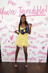 Le﻿omie Anderson Launches The New 'Incredible By ﻿Victoria's Secret' Bra Collect фото №1186317