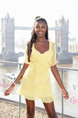 Le﻿omie Anderson Launches The New 'Incredible By ﻿Victoria's Secret' Bra Collect фото №1186338