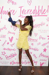 Le﻿omie Anderson Launches The New 'Incredible By ﻿Victoria's Secret' Bra Collect фото №1186318